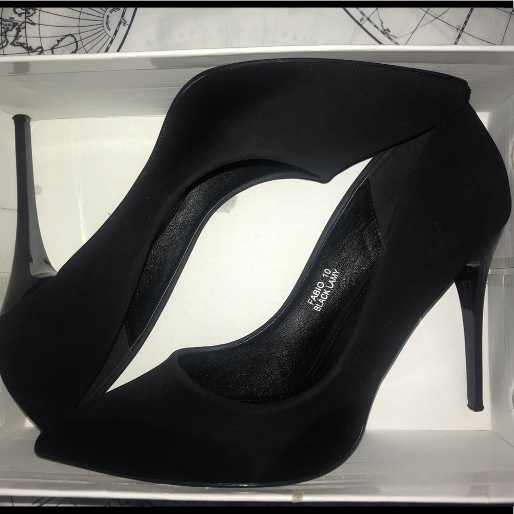 Black suede heels 👠